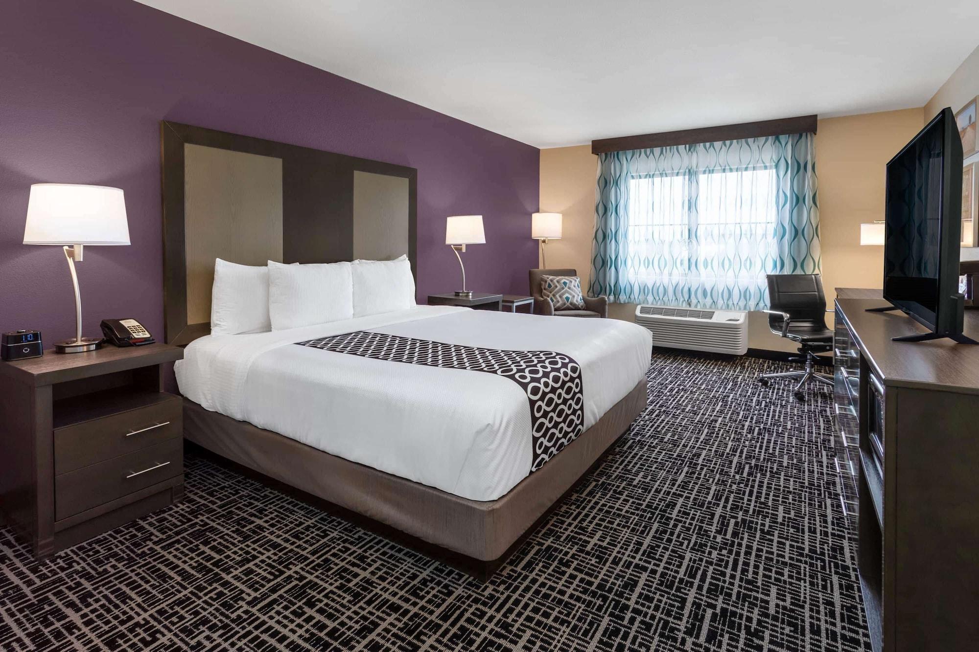 La Quinta By Wyndham Wichita Airport Hotell Eksteriør bilde