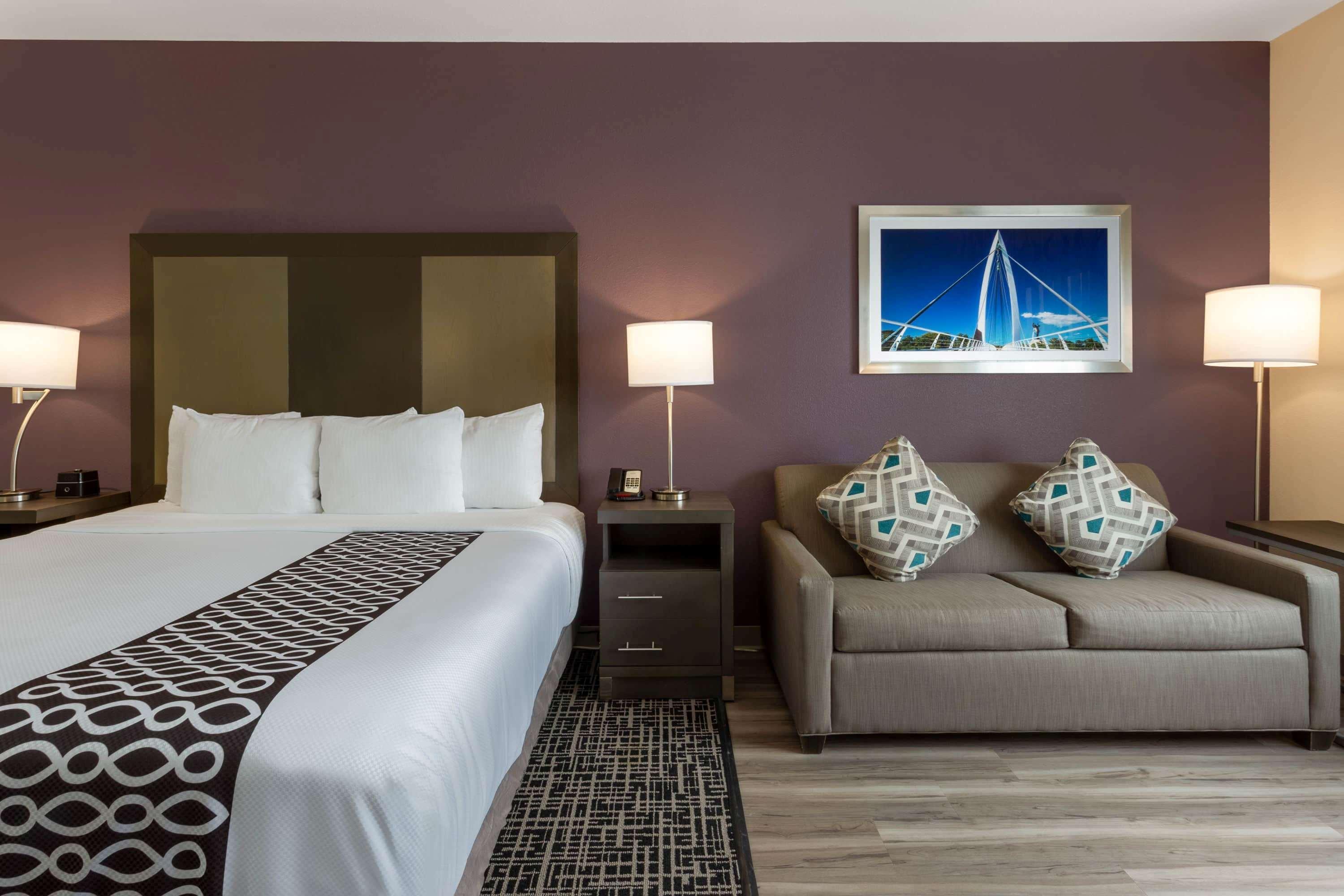 La Quinta By Wyndham Wichita Airport Hotell Eksteriør bilde