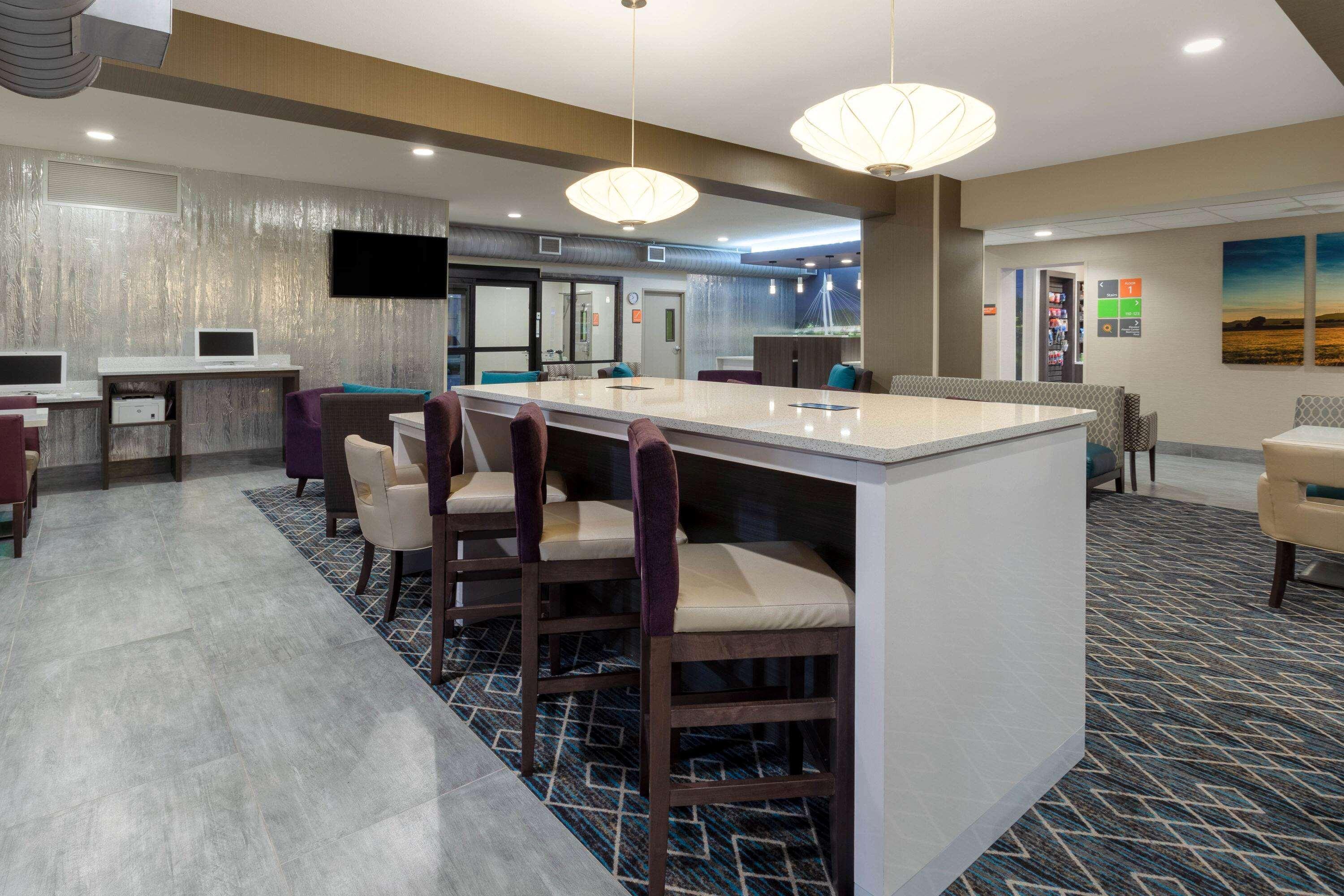 La Quinta By Wyndham Wichita Airport Hotell Eksteriør bilde
