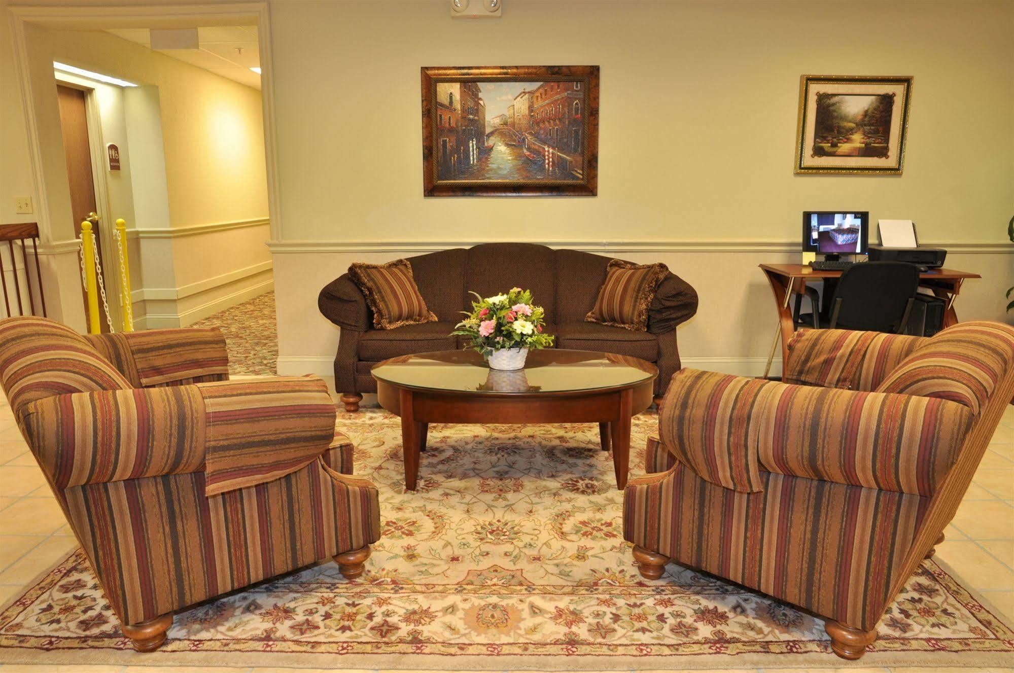 La Quinta By Wyndham Wichita Airport Hotell Eksteriør bilde